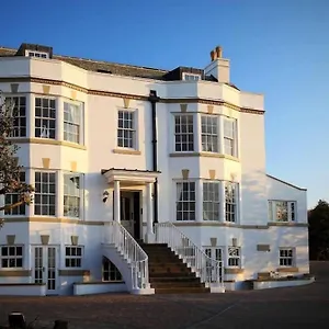 Exceptional Two-bedroom In With Parking And Stunning Views Whitby